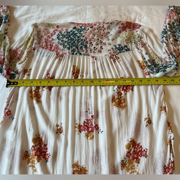 Lucky Brand Ivory Floral Split Neck 3/4 Sleeve Boho Top Size S Small EUC - Picture 4 of 7